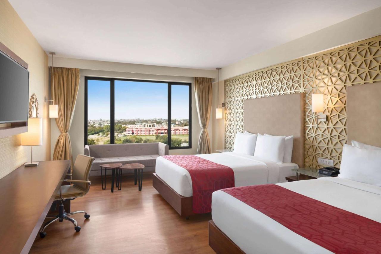 Ramada By Wyndham Jaipur North Ξενοδοχείο Εξωτερικό φωτογραφία