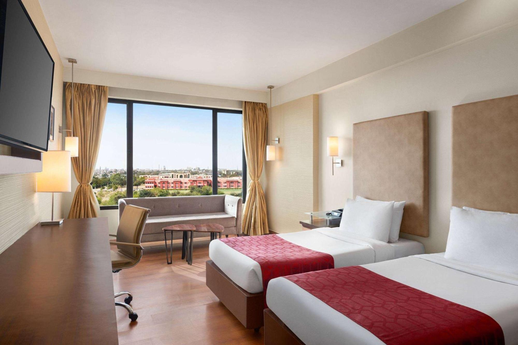 Ramada By Wyndham Jaipur North Ξενοδοχείο Εξωτερικό φωτογραφία